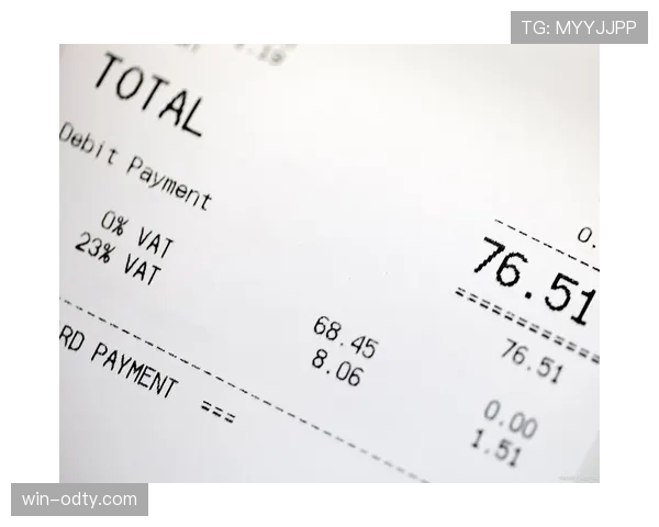 刷到杨威超市结账的那张图，小票竟比我一个月工资还长